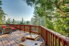 Bearvista Peaceful Arnold Cabin: Hot Tub & View!