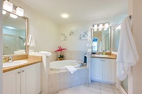 9 Mi to Beach: Naples Golf Getaway w/ Pool Access!