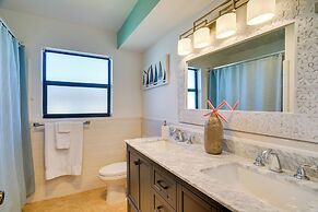 Dock, Grill & Pool: Waterfront Cape Coral Home!