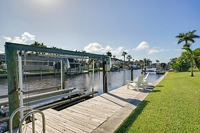 Dock, Grill & Pool: Waterfront Cape Coral Home!