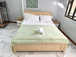 Local Me - Exclusive Centre House