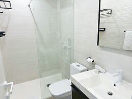 Mullet Bay Suites: Your Luxury Stay Awaits