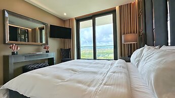 Mullet Bay Suites: Your Luxury Stay Awaits