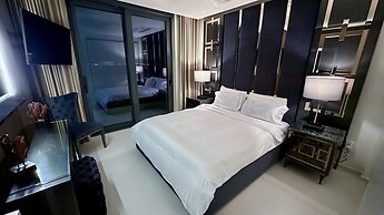 Mullet Bay Suites: Your Luxury Stay Awaits