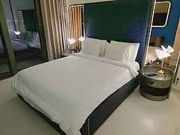 Mullet Bay Suites: Your Luxury Stay Awaits