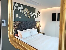 Mullet Bay Suites: Your Luxury Stay Awaits