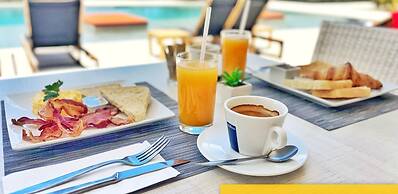 Mullet Bay Suites: Your Luxury Stay Awaits