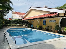 Hotel Cabinas El Coral