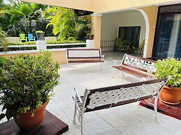 Hotel Cabinas El Coral