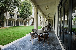 Chikan Gu Zheng Mei Tang Hotel