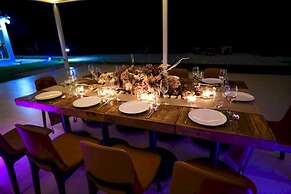 Siniya Island Resorts