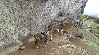 Room in Villa - Outback Retreat Hotel