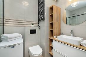 Spring Flowers Apartment by Renters