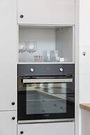 Spring Flowers Apartment by Renters