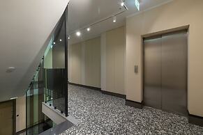 Spring Flowers Apartment by Renters