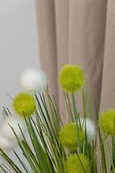 Spring Flowers Apartment by Renters