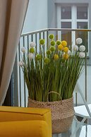 Spring Flowers Apartment by Renters