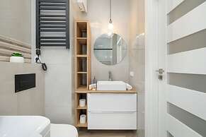 Spring Flowers Apartment by Renters