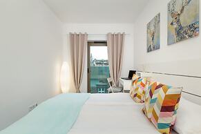 Spring Flowers Apartment by Renters