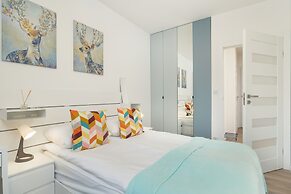 Spring Flowers Apartment by Renters