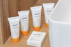 Spring Flowers Apartment by Renters