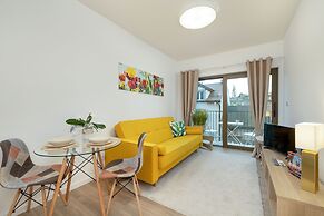 Spring Flowers Apartment by Renters