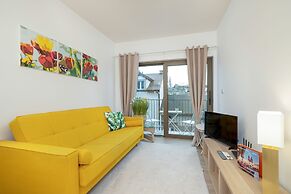 Spring Flowers Apartment by Renters