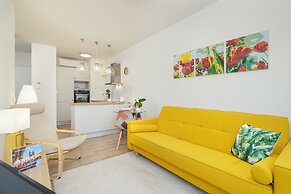 Spring Flowers Apartment by Renters