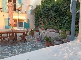 Thor & Freyja's of Poseidonia Syros Holiday House