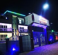 JB suites and lounge