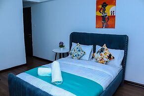 Luxury 4 Bedroom with a Rooftop Pool