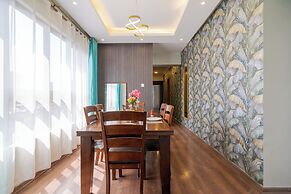 Luxury 4 Bedroom with a Rooftop Pool