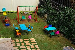 Luxury 4 Bedroom with a Rooftop Pool