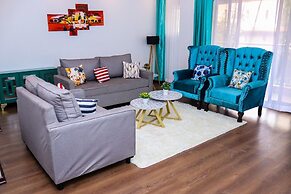 Luxury 4 Bedroom with a Rooftop Pool