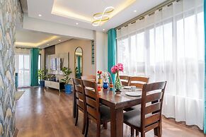 Luxury 4 Bedroom with a Rooftop Pool