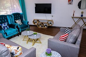 Luxury 4 Bedroom with a Rooftop Pool