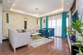 Luxury 4 Bedroom with a Rooftop Pool