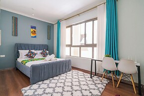 Luxury 4 Bedroom with a Rooftop Pool