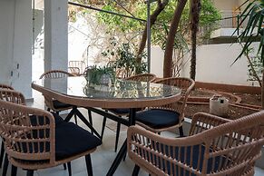 Seven Hills, Boutique Apartments