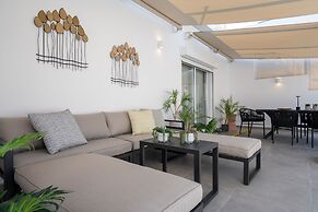 Seven Hills, Boutique Apartments