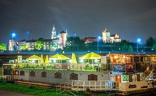 The Boat - Hostel&Chill