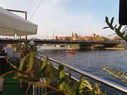 The Boat - Hostel&Chill