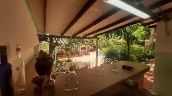 Tropical House Club BnB & Events