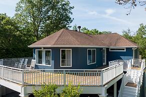 Heated Pool Hot tub Beachwood Cove by Rovetravel