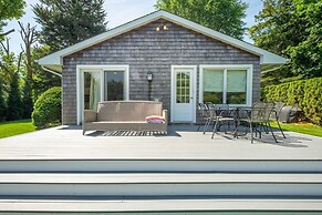 Heated Pool Driftwood Cottage by Rovetravel