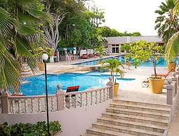 Hotel Cerca al Mar HC-F Con Desayuno