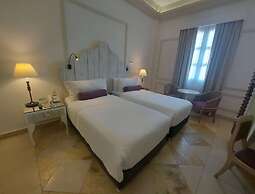 Hotel Cerca al Mar HC-F Con Desayuno