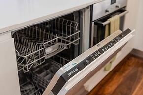 Beautiful Canal-side Flat in Hackney