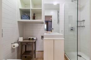 Beautiful Canal-side Flat in Hackney