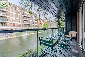 Beautiful Canal-side Flat in Hackney